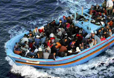 Lampedusa, quasi 2mila migranti all'hotspot. Attesa la visita di Meloni e Von Der Leyen