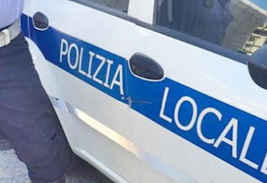 Rubano 18 bottiglie di superalcolici: coppia arrestata a Sassari