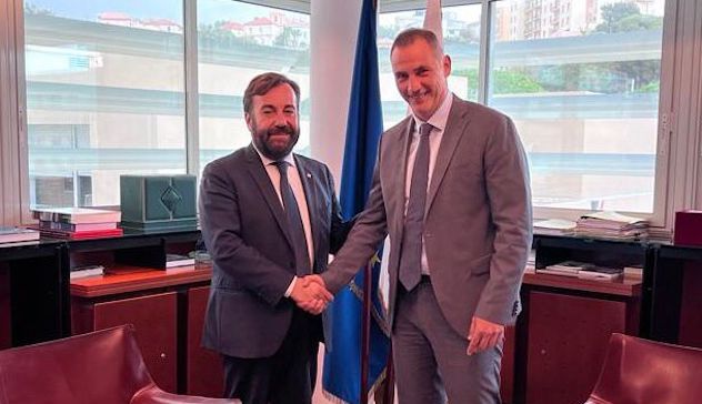 L’assessore Moro incontra il presidente corso Simeoni. Air Corsica volerà in Sardegna?