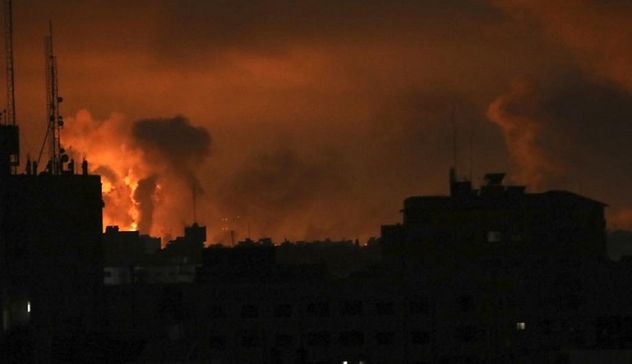 Israele, aumentano gli attacchi a Gaza: 