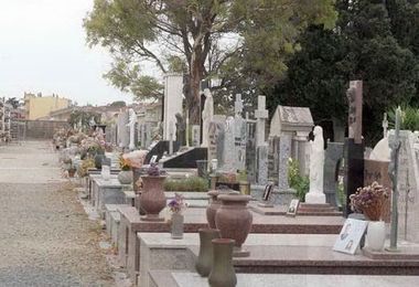 Quanto costa un funerale? Il caro prezzi colpisce anche i servizi funebri