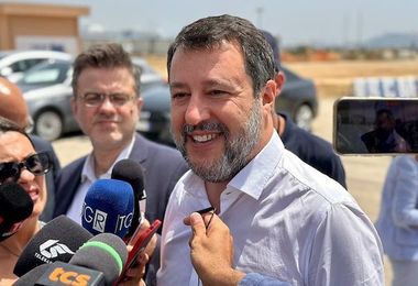 Sciopero 27 novembre, Salvini firma precettazione: stop ridotto a 4 ore