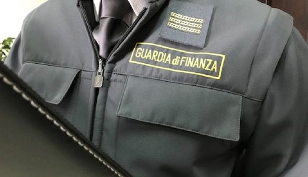 Guardia di finanza sequestra 700 chili di fuochi di artificio a Cagliari