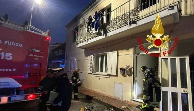 Esplosione in una palazzina a Olbia, 3 persone intossicate 