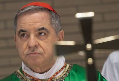 Vaticano: cardinale Becciu condannato a 5 anni e sei mesi di reclusione