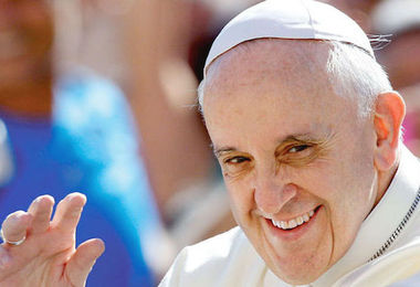 Da Papa Francesco via libera alla benedizione per le coppie gay