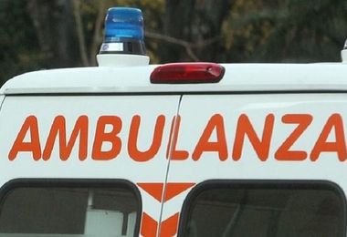 L’Areus bacchetta le Asl: “Ambulanze ferme troppo nei pronto soccorso”
