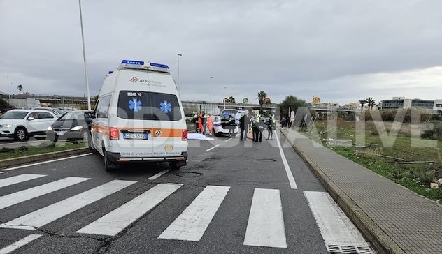 Tragedia in via Peretti a Cagliari: ragazzo investito e ucciso da un'auto