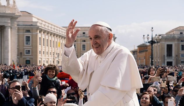 Il Papa sulla maternità surrogata: 