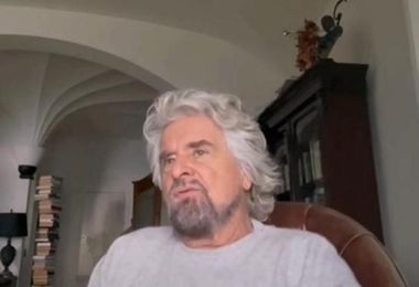 Beppe Grillo e i giorni in ospedale: “In camera mortuaria per stare più tranquillo”