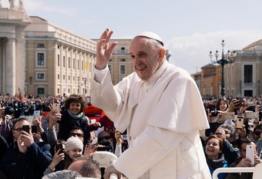 Il Papa sulla maternità surrogata: 