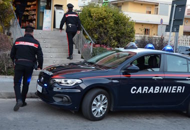 Cagliari, rende la vita impossibile ai familiari: arrestato 23enne
