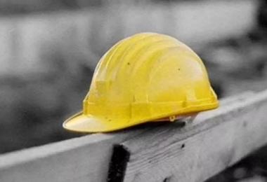 Parma: operaio 67enne muore travolto da un camion in manovra