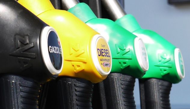 Caro carburanti: prezzi sfiorano i 2 euro al litro