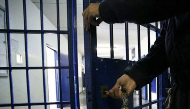Porta droga al marito detenuto nel carcere di Uta: una denuncia