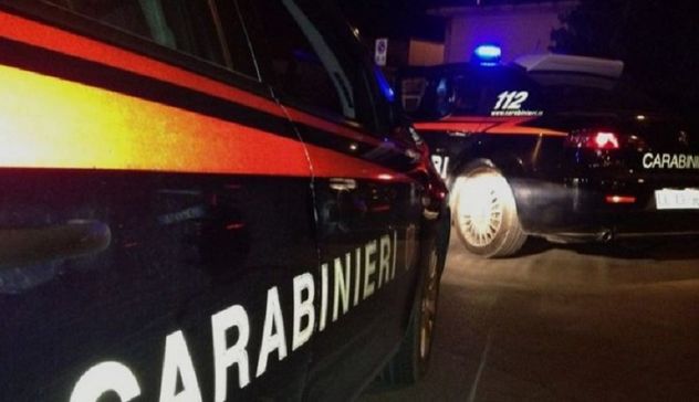 Uccide moglie e figli nel Palermitano e si consegna ai Carabinieri