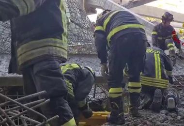 Firenze, crollo nel cantiere di un supermercato: morti e dispersi