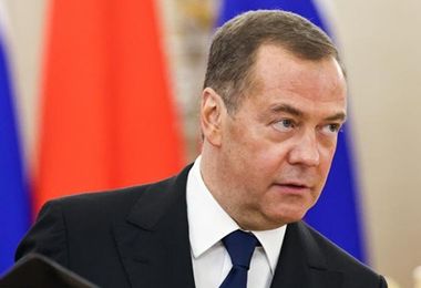 Russia, Medvedev minaccia guerra nucleare totale: 