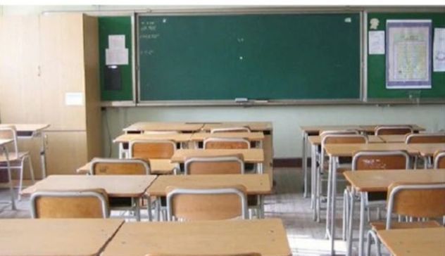 Studente aggredisce i compagni di classe e due insegnanti nell'Oristanese 
