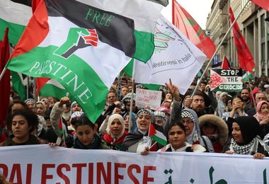 Milano: 15mila al corteo pro Palestina, ferita un'agente 