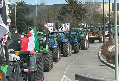 Protesta trattori a Olbia: “Sospendiamo il presidio”