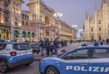 Milano: molesta ragazza in piazza Duomo, 25enne arrestato per violenza sessuale