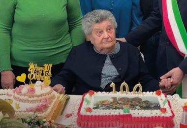 100 anni! Porto Torres in festa per la signora Maria Dessì