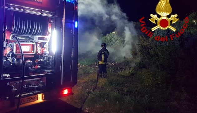Notte di incendi in Gallura: roghi a Padru, Golfo Aranci e Porto San Paolo