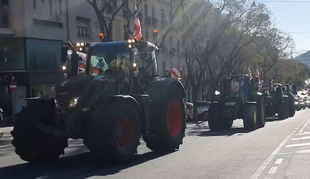 Protesta trattori, pressing sulla Regione per un confronto 