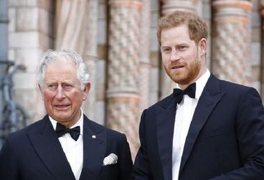 Re Carlo conferisce un titolo a William, ma spettava a Harry 