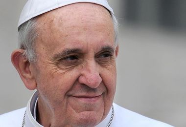 Il Papa: “Anticoncezionali come le armi, impediscono la vita”