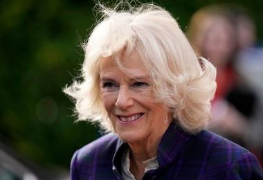 Daily Crown: la regina Camilla non acquisterà più capi in vera pelliccia