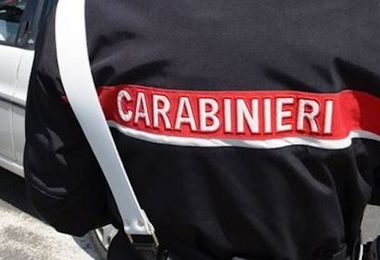 Napoli: lite tra padre e figlia, i carabinieri trovano un arsenale