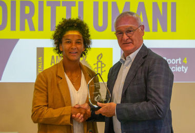 A Claudio Ranieri il premio “Sport e diritti umani” di Amnesty