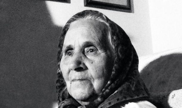 Tzia Giuanna festeggia 100 anni stretta dall'affetto della sua comunità