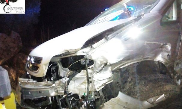 Fuori strada con l'auto: feriti quattro studenti di Villagrande Strisaili
