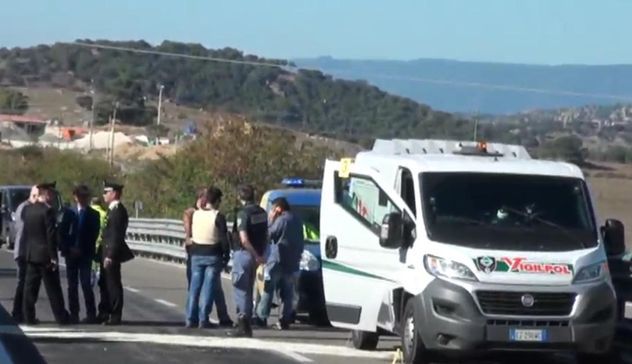 Colpo fallito sulla Statale 131 Dcn: nel centro Sardegna è caccia all'uomo
