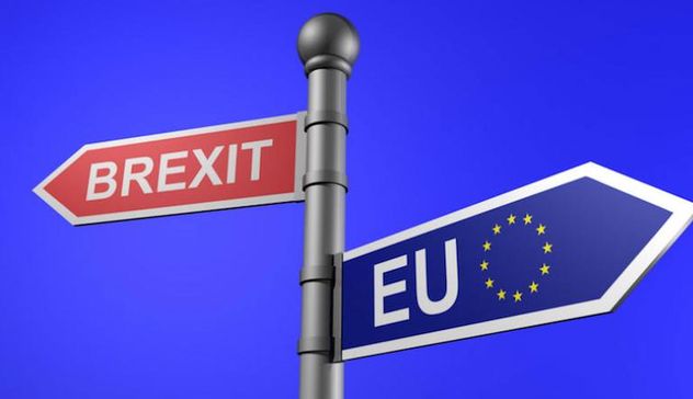 Il mercato dei cambi scosso dal momento 'no' della sterlina: la Brexit imputata d'eccellenza