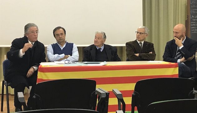 Mobilitazione degli ex sindaci di Alghero contro la chiusura della sede cittadina della Generalitat de Catalunya
