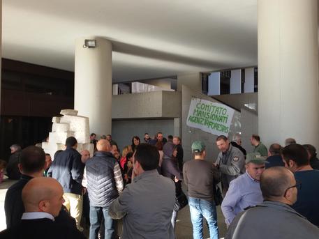 La protesta dei lavoratori di Forestas: “Non siamo braccianti agricoli”