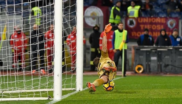 Roma-Cagliari 1-0, Fazio beffa i rossoblù nel finale