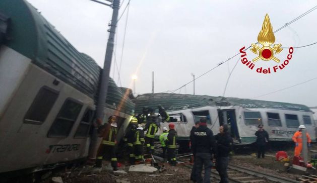 Treno deraglia alle porte di Milano: tre morti e dieci feriti