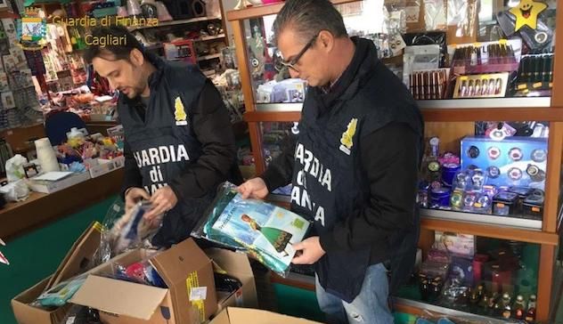 Controlli della Guardia di finanza a Cagliari, Gonnesa, Pula e Quartu: sequestrati oltre 12 mila articoli