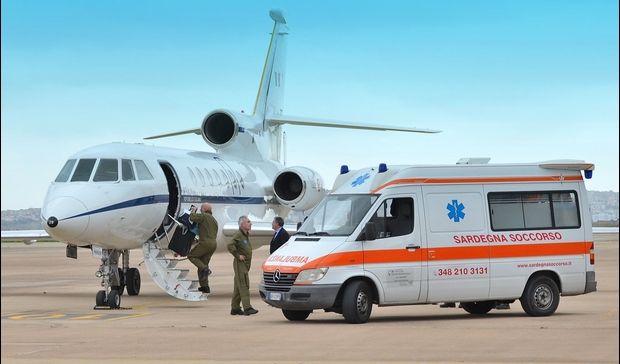 Donna incinta in pericolo di vita trasportata d'urgenza a Bologna con un volo sanitario dell'Aeronautica Militare