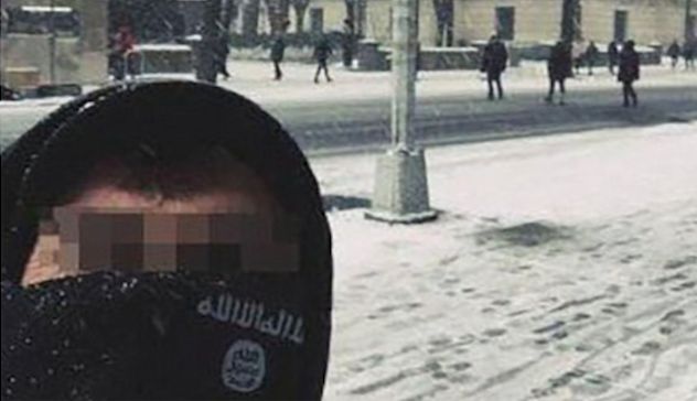 L'Isis ritocca un suo selfie a New York: Fbi in Sardegna