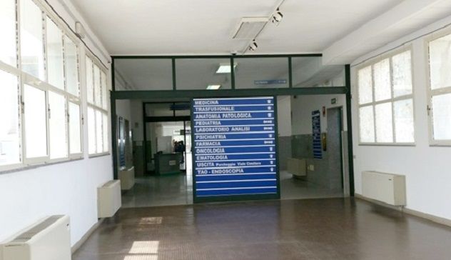 Carenza di infermieri all'ospedale San Martino: si ferma Chirurgia
