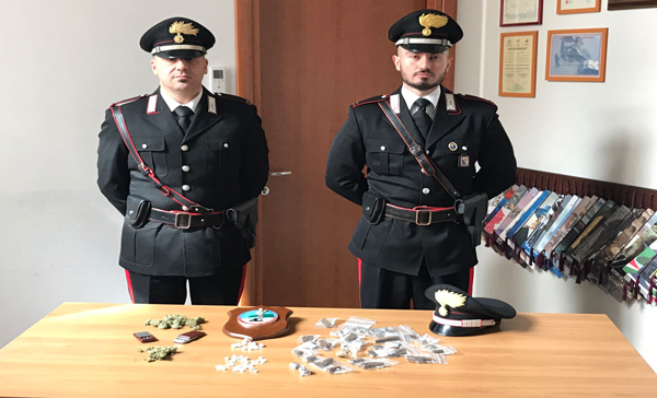 Cocaina e hashish nella borsa, blitz dei Carabinieri a Sant’Elia