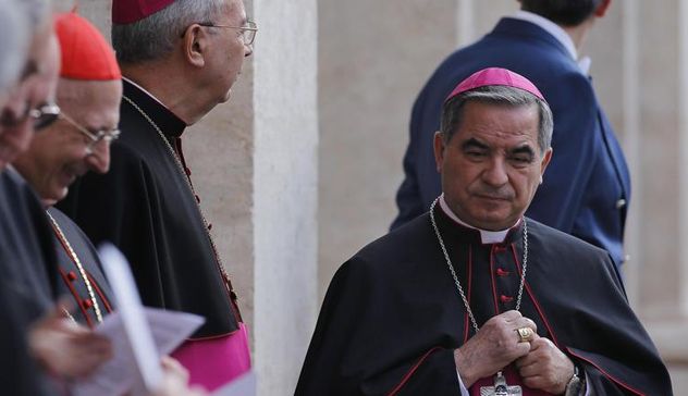 Monsignor Becciu sarà cardinale: l'annuncio di Papa Francesco