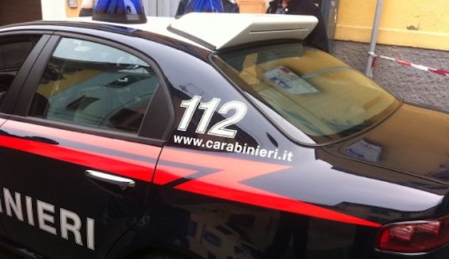 Si rifiuta di far visionare ai Carabinieri le immagini registrate dall’impianto di videosorveglianza in seguito a una rapina: 50enne denunciato