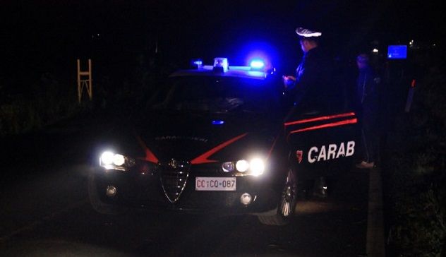Incendiò l'auto di un carabiniere: denunciato 20enne